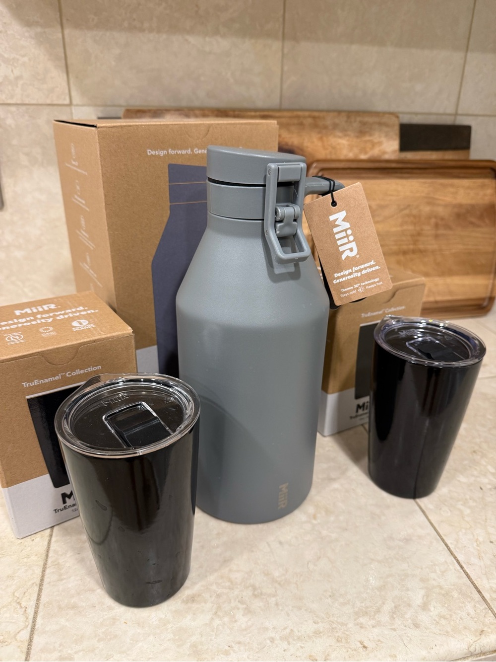 NIB Full set of Miir 64 oz Growler & 12 oz Tumblers